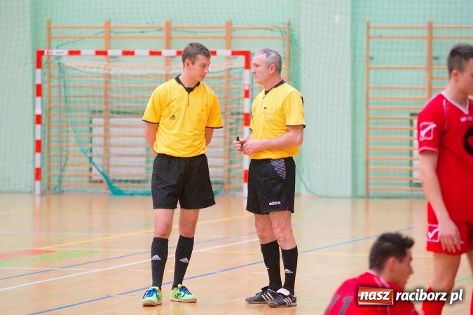 Zdjęcie w galerii na portalu naszraciborz.pl: Piątek z HLPN. Pierwsza wygrana Ultimate Team. Pewne trzy oczka IC Team wiadomości z regionu