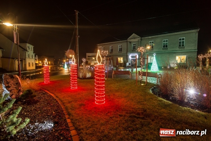 Zdjęcie w galerii na portalu naszraciborz.pl: Centrum Pietrowic Wielkich ustrojone na święta - zobacz zdjęcia wiadomości z regionu
