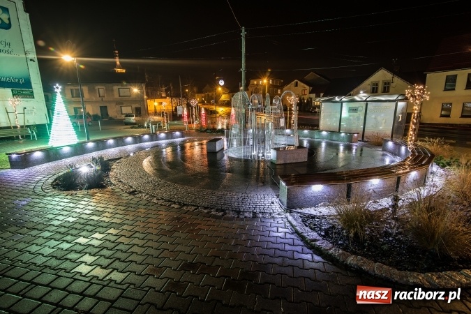 Zdjęcie w galerii na portalu naszraciborz.pl: Centrum Pietrowic Wielkich ustrojone na święta - zobacz zdjęcia wiadomości z regionu
