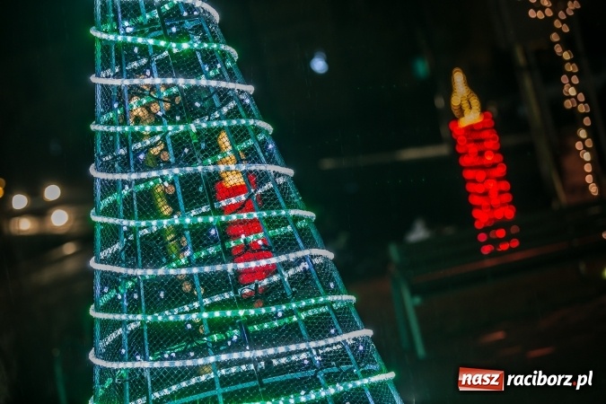 Zdjęcie w galerii na portalu naszraciborz.pl: Centrum Pietrowic Wielkich ustrojone na święta - zobacz zdjęcia wiadomości z regionu