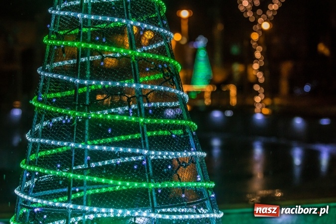 Zdjęcie w galerii na portalu naszraciborz.pl: Centrum Pietrowic Wielkich ustrojone na święta - zobacz zdjęcia wiadomości z regionu