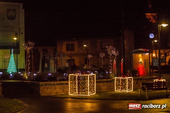 Zdjęcie w galerii na portalu naszraciborz.pl: Centrum Pietrowic Wielkich ustrojone na święta - zobacz zdjęcia wiadomości z regionu