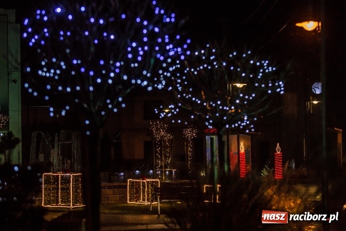 Zdjęcie w galerii na portalu naszraciborz.pl: Centrum Pietrowic Wielkich ustrojone na święta - zobacz zdjęcia wiadomości z regionu
