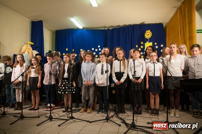 Zdjęcie w galerii na portalu naszraciborz.pl: A wczora z wieczora… odbyły się jasełka w SP 18  wiadomości z regionu