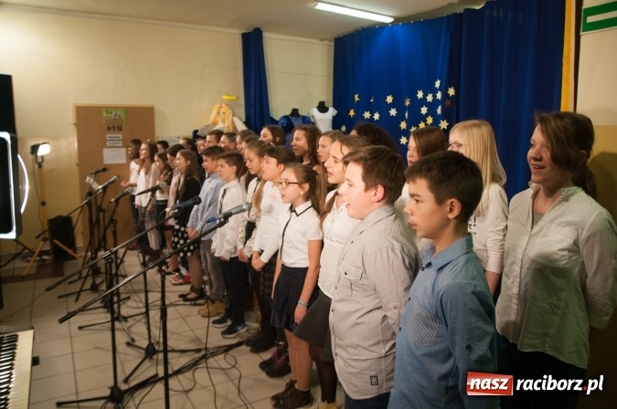 Zdjęcie w galerii na portalu naszraciborz.pl: A wczora z wieczora… odbyły się jasełka w SP 18  wiadomości z regionu