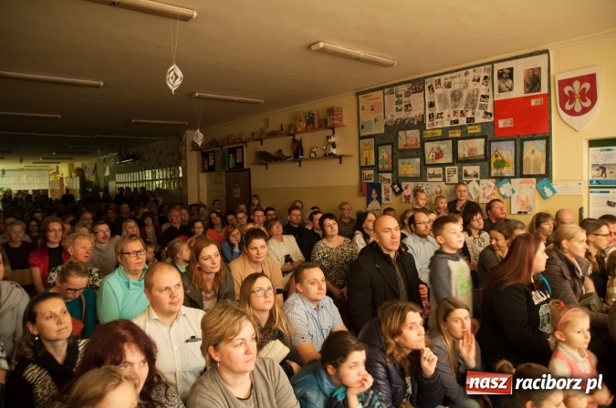 Zdjęcie w galerii na portalu naszraciborz.pl: A wczora z wieczora… odbyły się jasełka w SP 18  wiadomości z regionu