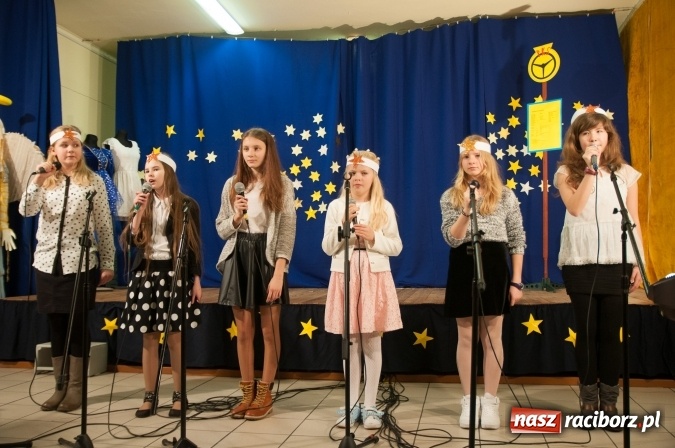 Zdjęcie w galerii na portalu naszraciborz.pl: A wczora z wieczora… odbyły się jasełka w SP 18  wiadomości z regionu