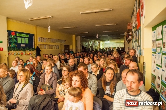 Zdjęcie w galerii na portalu naszraciborz.pl: A wczora z wieczora… odbyły się jasełka w SP 18  wiadomości z regionu