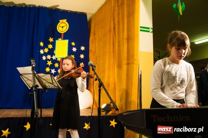 Zdjęcie w galerii na portalu naszraciborz.pl: A wczora z wieczora… odbyły się jasełka w SP 18  wiadomości z regionu