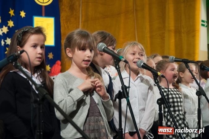 Zdjęcie w galerii na portalu naszraciborz.pl: A wczora z wieczora… odbyły się jasełka w SP 18  wiadomości z regionu