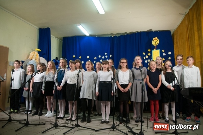 Zdjęcie w galerii na portalu naszraciborz.pl: A wczora z wieczora… odbyły się jasełka w SP 18  wiadomości z regionu