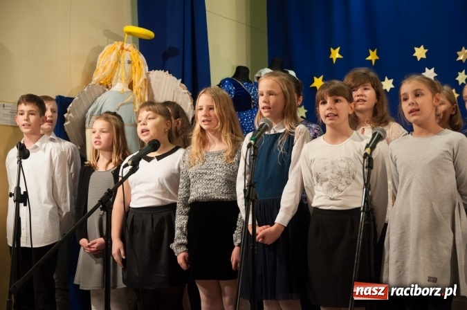 Zdjęcie w galerii na portalu naszraciborz.pl: A wczora z wieczora… odbyły się jasełka w SP 18  wiadomości z regionu