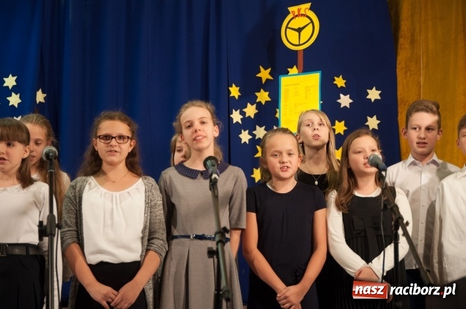 Zdjęcie w galerii na portalu naszraciborz.pl: A wczora z wieczora… odbyły się jasełka w SP 18  wiadomości z regionu