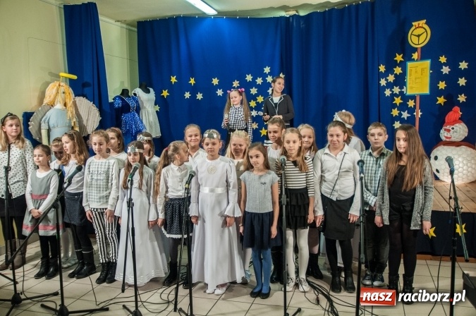 Zdjęcie w galerii na portalu naszraciborz.pl: A wczora z wieczora… odbyły się jasełka w SP 18  wiadomości z regionu