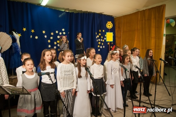Zdjęcie w galerii na portalu naszraciborz.pl: A wczora z wieczora… odbyły się jasełka w SP 18  wiadomości z regionu