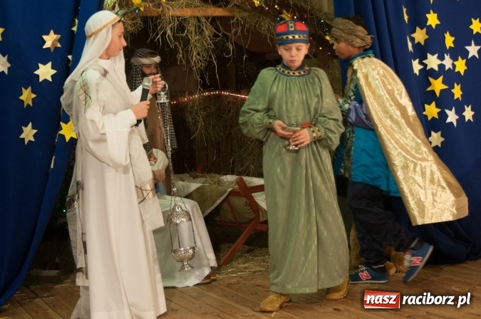Zdjęcie w galerii na portalu naszraciborz.pl: A wczora z wieczora… odbyły się jasełka w SP 18  wiadomości z regionu