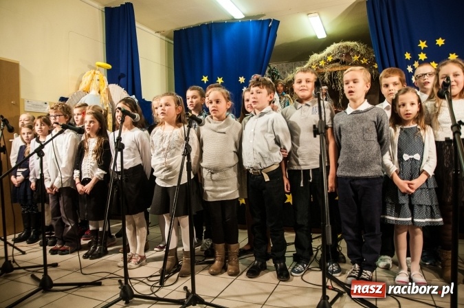Zdjęcie w galerii na portalu naszraciborz.pl: A wczora z wieczora… odbyły się jasełka w SP 18  wiadomości z regionu