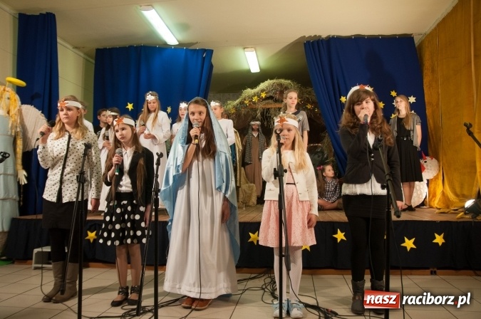 Zdjęcie w galerii na portalu naszraciborz.pl: A wczora z wieczora… odbyły się jasełka w SP 18  wiadomości z regionu