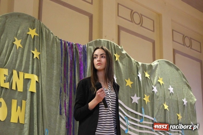 Zdjęcie w galerii na portalu naszraciborz.pl: Talent show w Ekonomiku wiadomości z regionu