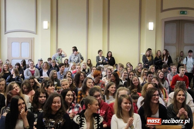 Zdjęcie w galerii na portalu naszraciborz.pl: Talent show w Ekonomiku wiadomości z regionu