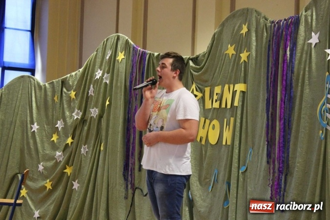 Zdjęcie w galerii na portalu naszraciborz.pl: Talent show w Ekonomiku wiadomości z regionu