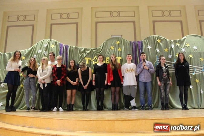 Zdjęcie w galerii na portalu naszraciborz.pl: Talent show w Ekonomiku wiadomości z regionu