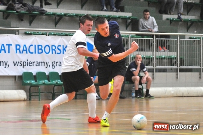 Zdjęcie w galerii na portalu naszraciborz.pl: Hit drugiej ligi dla Salonu Fryzjerskiego wiadomości z regionu