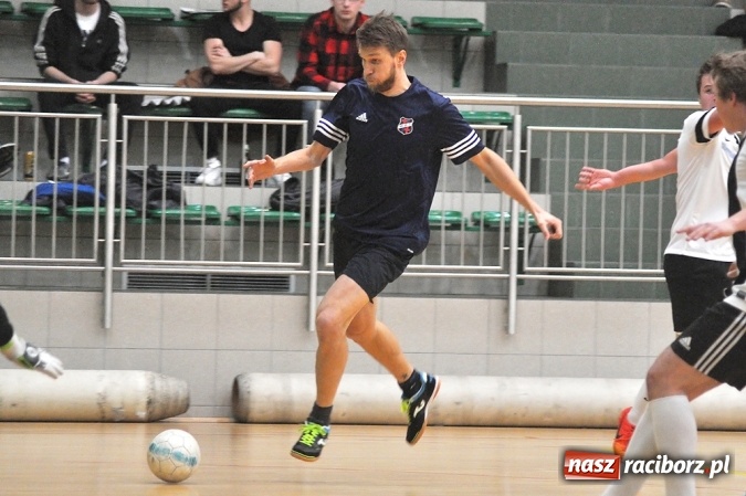 Zdjęcie w galerii na portalu naszraciborz.pl: Hit drugiej ligi dla Salonu Fryzjerskiego wiadomości z regionu