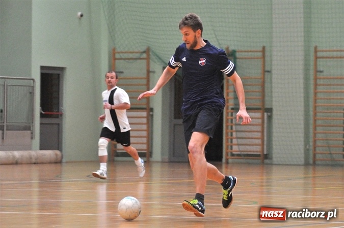 Zdjęcie w galerii na portalu naszraciborz.pl: Hit drugiej ligi dla Salonu Fryzjerskiego wiadomości z regionu