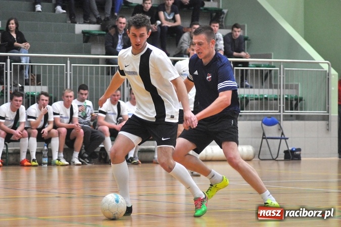 Zdjęcie w galerii na portalu naszraciborz.pl: Hit drugiej ligi dla Salonu Fryzjerskiego wiadomości z regionu