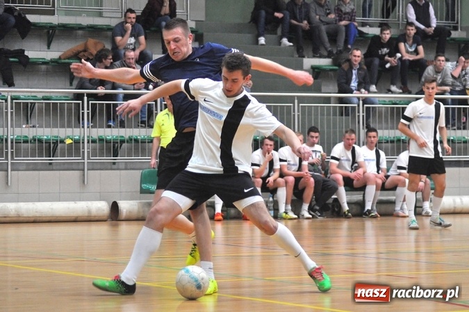 Zdjęcie w galerii na portalu naszraciborz.pl: Hit drugiej ligi dla Salonu Fryzjerskiego wiadomości z regionu