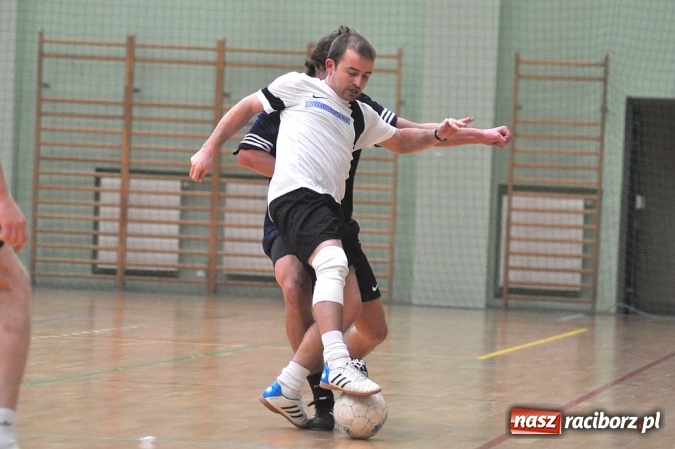 Zdjęcie w galerii na portalu naszraciborz.pl: Hit drugiej ligi dla Salonu Fryzjerskiego wiadomości z regionu