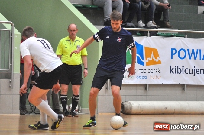 Zdjęcie w galerii na portalu naszraciborz.pl: Hit drugiej ligi dla Salonu Fryzjerskiego wiadomości z regionu