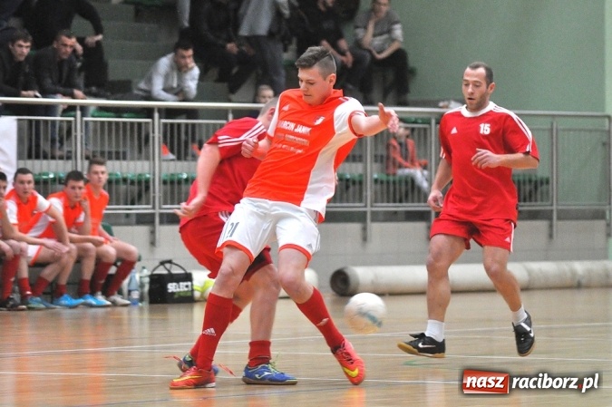 Zdjęcie w galerii na portalu naszraciborz.pl: Hit drugiej ligi dla Salonu Fryzjerskiego wiadomości z regionu