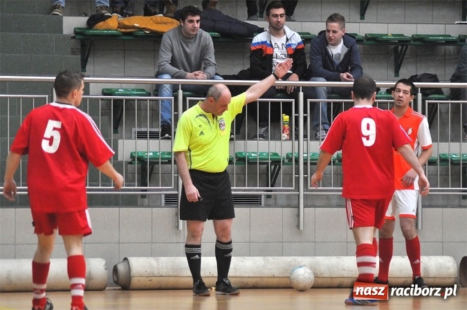 Zdjęcie w galerii na portalu naszraciborz.pl: Hit drugiej ligi dla Salonu Fryzjerskiego wiadomości z regionu