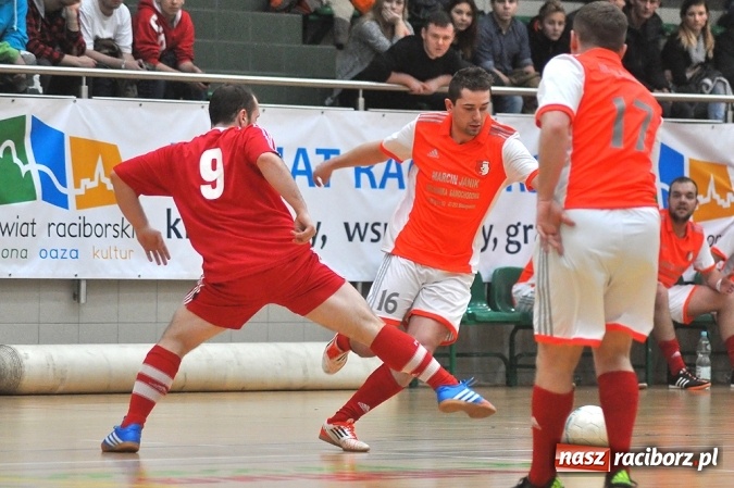 Zdjęcie w galerii na portalu naszraciborz.pl: Hit drugiej ligi dla Salonu Fryzjerskiego wiadomości z regionu