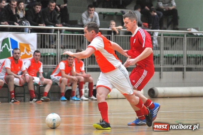 Zdjęcie w galerii na portalu naszraciborz.pl: Hit drugiej ligi dla Salonu Fryzjerskiego wiadomości z regionu