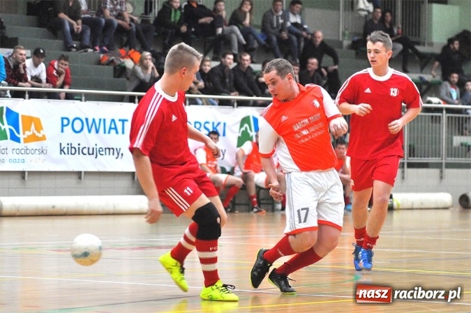 Zdjęcie w galerii na portalu naszraciborz.pl: Hit drugiej ligi dla Salonu Fryzjerskiego wiadomości z regionu