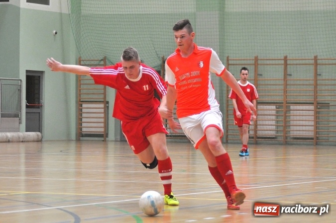 Zdjęcie w galerii na portalu naszraciborz.pl: Hit drugiej ligi dla Salonu Fryzjerskiego wiadomości z regionu