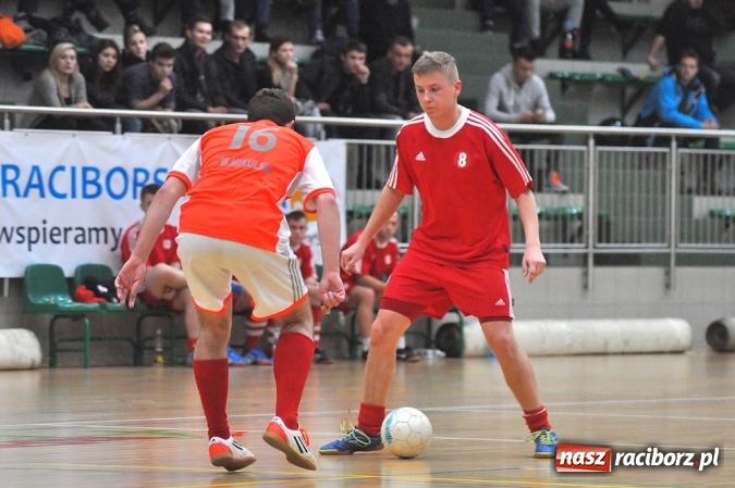 Zdjęcie w galerii na portalu naszraciborz.pl: Hit drugiej ligi dla Salonu Fryzjerskiego wiadomości z regionu