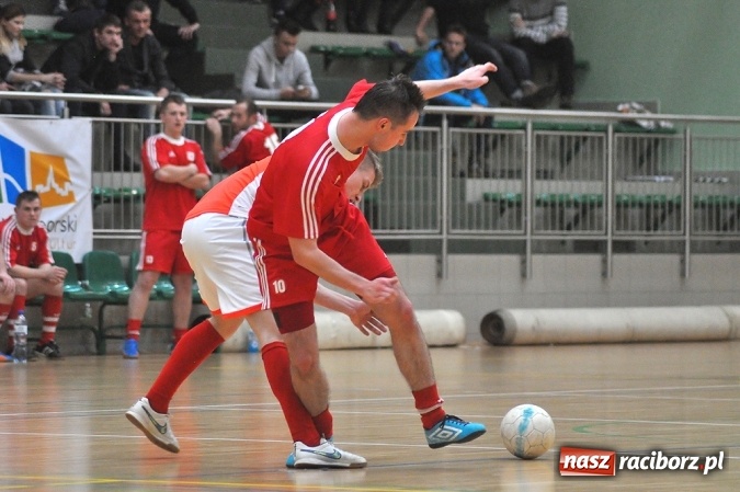 Zdjęcie w galerii na portalu naszraciborz.pl: Hit drugiej ligi dla Salonu Fryzjerskiego wiadomości z regionu