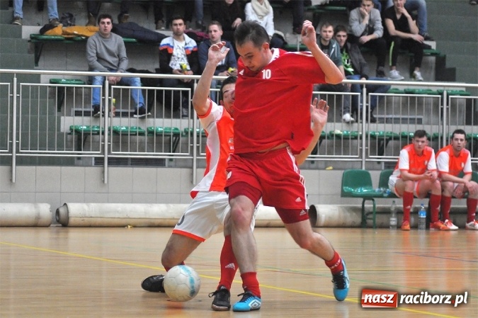 Zdjęcie w galerii na portalu naszraciborz.pl: Hit drugiej ligi dla Salonu Fryzjerskiego wiadomości z regionu