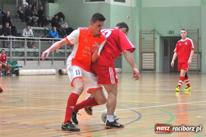 Zdjęcie w galerii na portalu naszraciborz.pl: Hit drugiej ligi dla Salonu Fryzjerskiego wiadomości z regionu