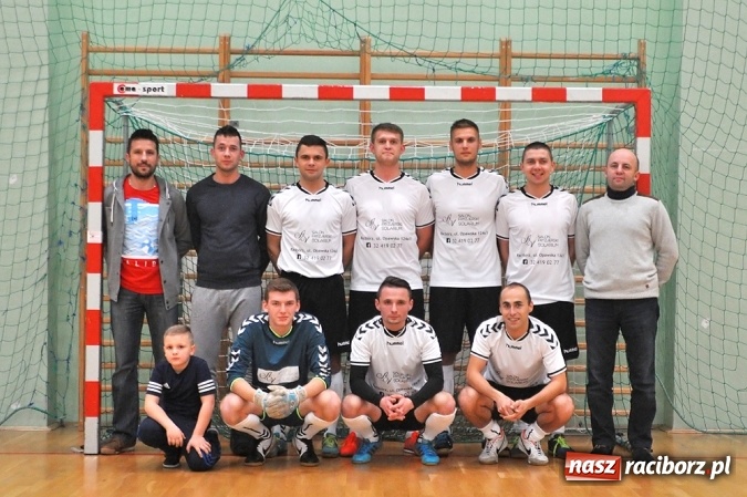 Zdjęcie w galerii na portalu naszraciborz.pl: Hit drugiej ligi dla Salonu Fryzjerskiego wiadomości z regionu