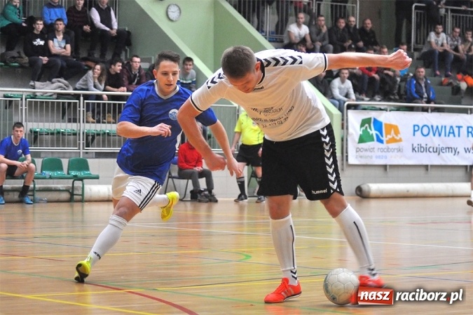 Zdjęcie w galerii na portalu naszraciborz.pl: Hit drugiej ligi dla Salonu Fryzjerskiego wiadomości z regionu