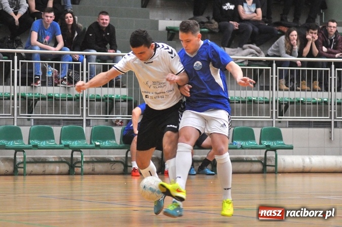 Zdjęcie w galerii na portalu naszraciborz.pl: Hit drugiej ligi dla Salonu Fryzjerskiego wiadomości z regionu