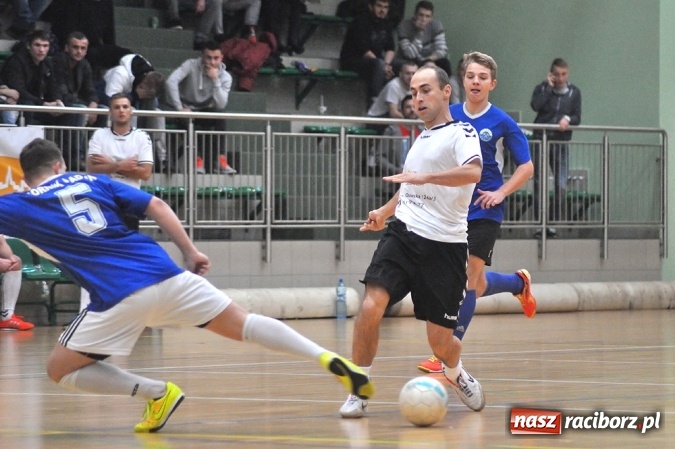 Zdjęcie w galerii na portalu naszraciborz.pl: Hit drugiej ligi dla Salonu Fryzjerskiego wiadomości z regionu