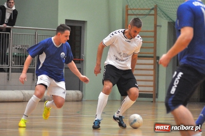 Zdjęcie w galerii na portalu naszraciborz.pl: Hit drugiej ligi dla Salonu Fryzjerskiego wiadomości z regionu