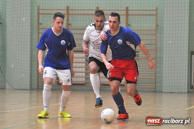 Zdjęcie w galerii na portalu naszraciborz.pl: Hit drugiej ligi dla Salonu Fryzjerskiego wiadomości z regionu