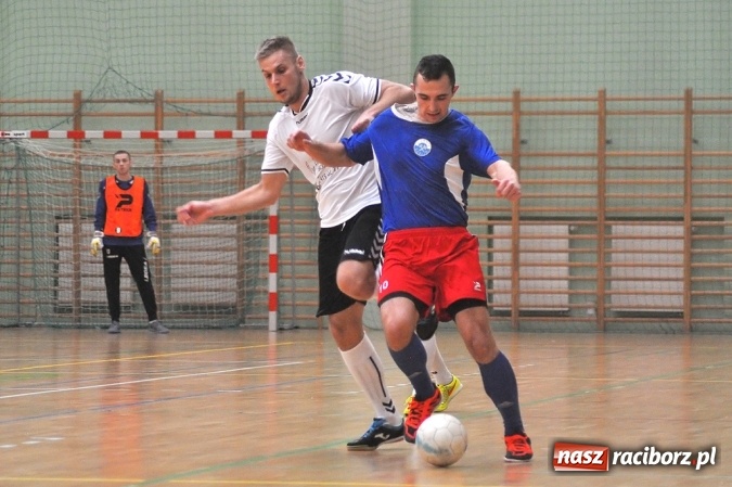 Zdjęcie w galerii na portalu naszraciborz.pl: Hit drugiej ligi dla Salonu Fryzjerskiego wiadomości z regionu